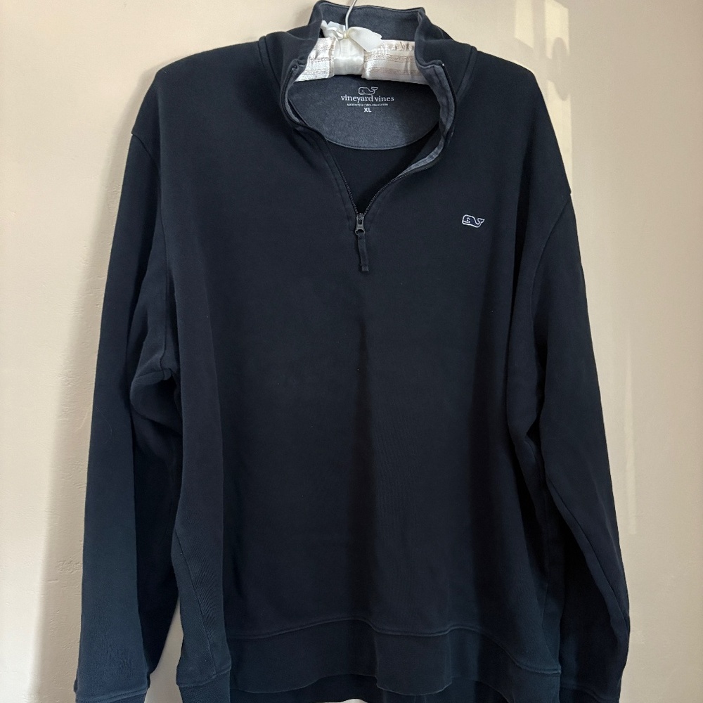 Vineyard Vines, quarter zip sweat shirt,  pullover, mens size XL